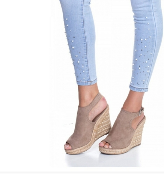 Women Jeans - Picture 4 of 4